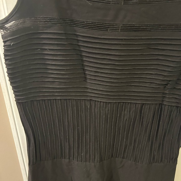 Tadashi Soji gorgeous black sleeveless dress size medium - Picture 2 of 10